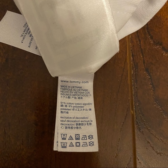 Tommy Hilfiger shorts, mens - Picture 3 of 4